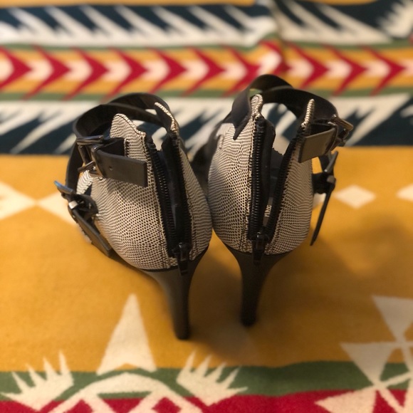 Heels - Picture 5 of 5